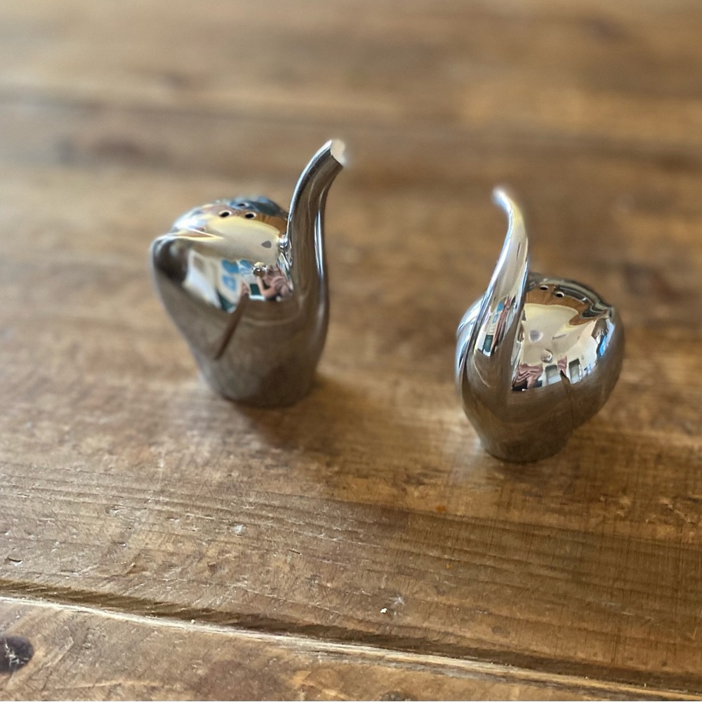 Elephant Salt & Pepper Shakers NIB